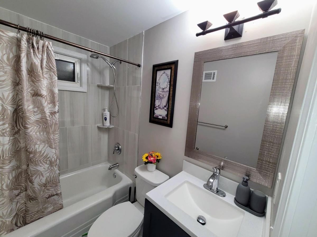 Apartment With Brand New Furniture And Large Parking เวสต์เซเนกา ภายนอก รูปภาพ