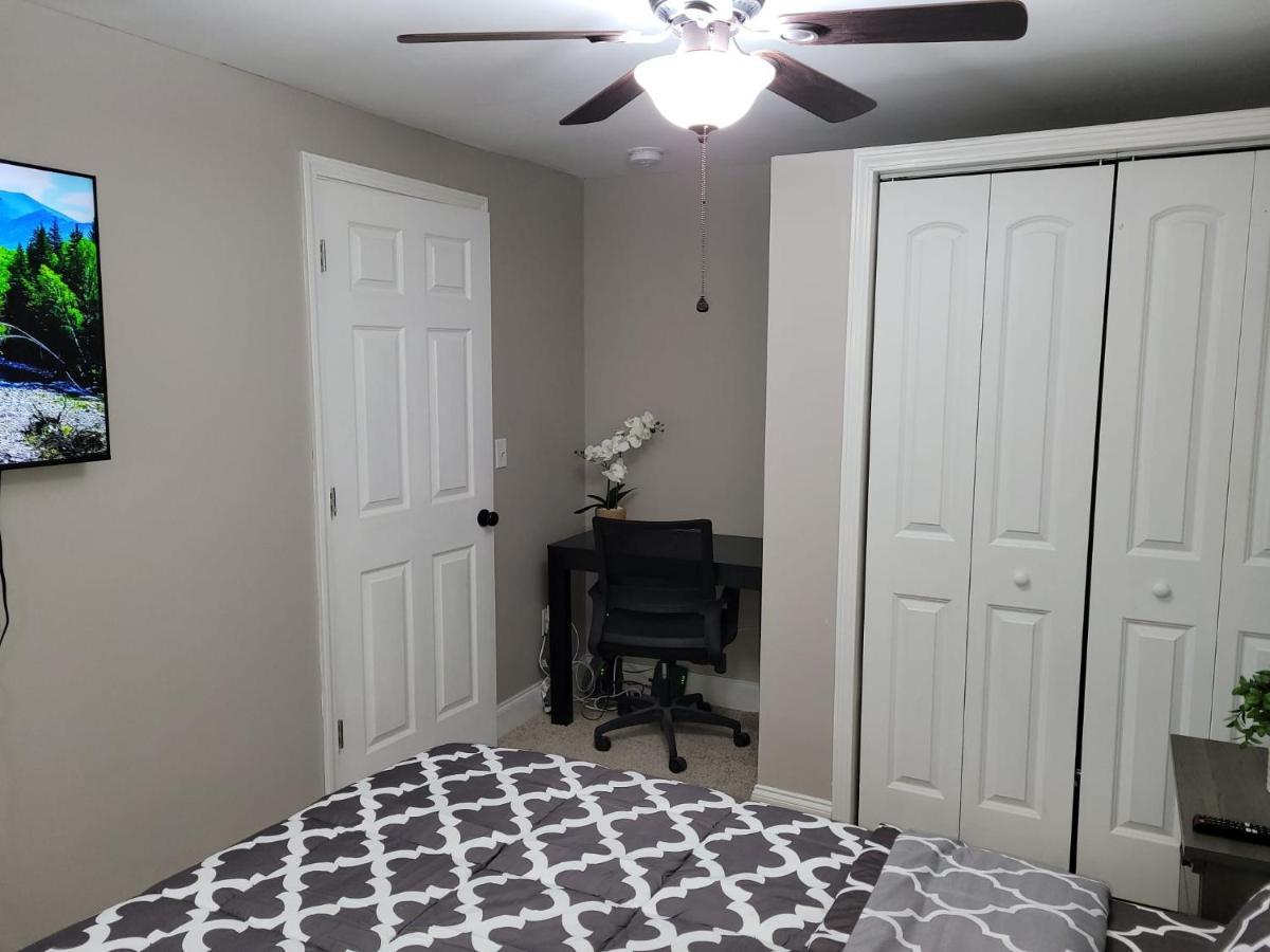 Apartment With Brand New Furniture And Large Parking เวสต์เซเนกา ภายนอก รูปภาพ