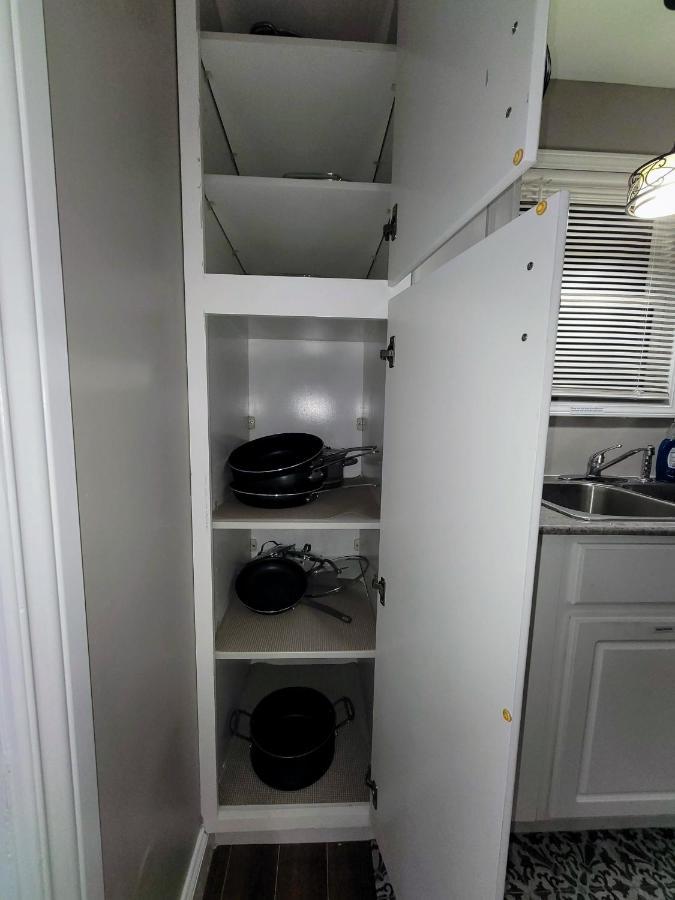 Apartment With Brand New Furniture And Large Parking เวสต์เซเนกา ภายนอก รูปภาพ