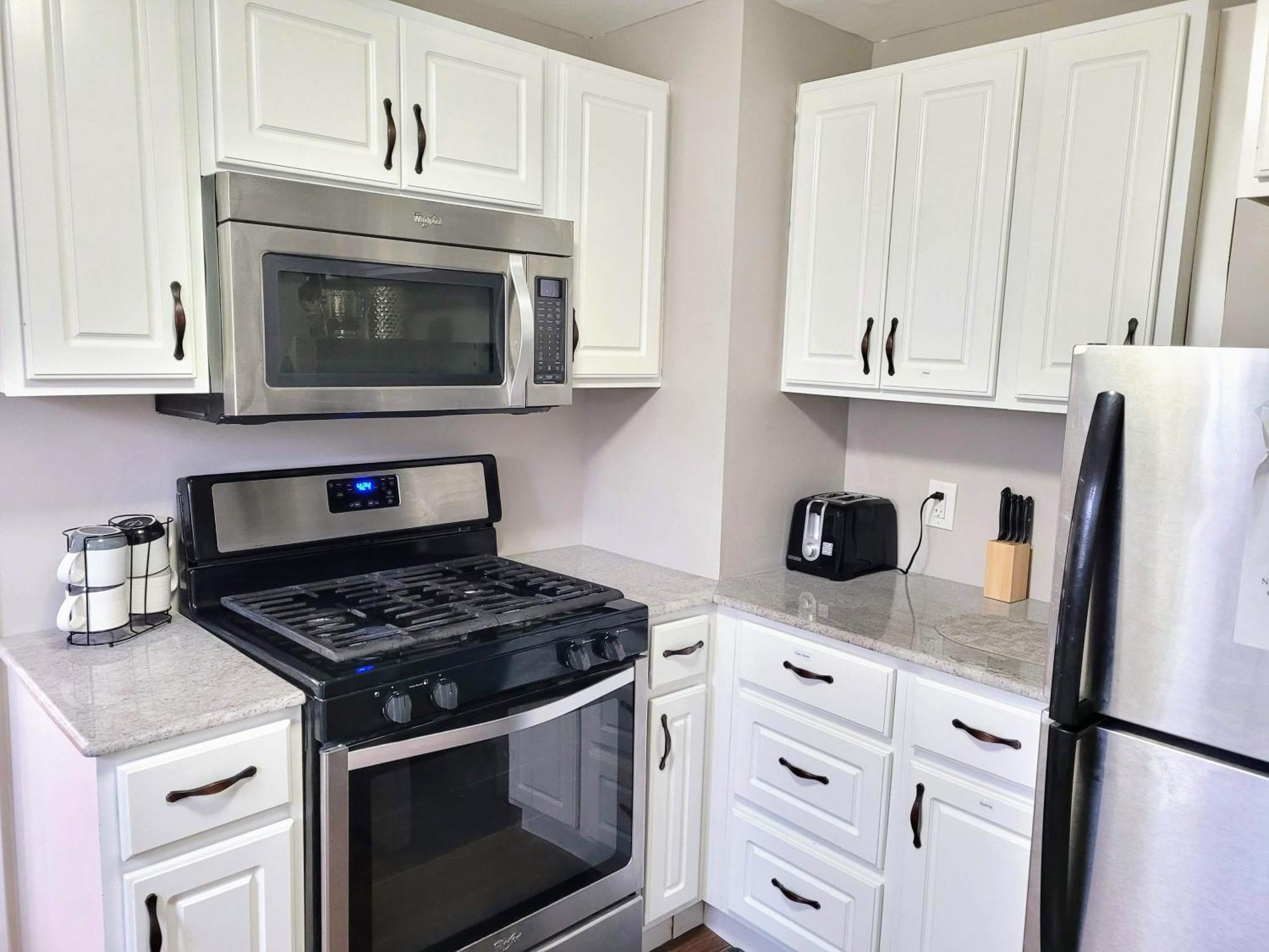 Apartment With Brand New Furniture And Large Parking เวสต์เซเนกา ภายนอก รูปภาพ